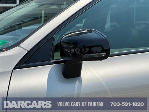 2023 Volvo XC60 B5 Plus Dark Theme