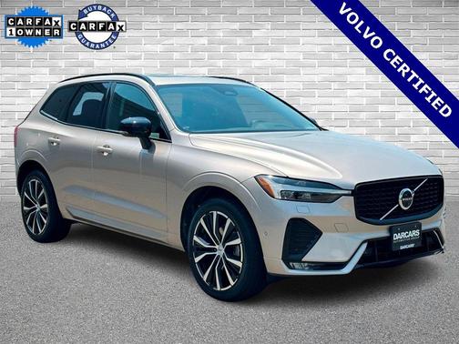 2023 Volvo XC60 B5 Plus Dark Theme