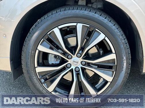 2023 Volvo XC60 B5 Plus Dark Theme
