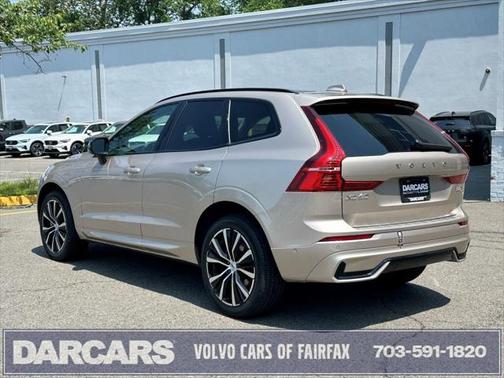 2023 Volvo XC60 B5 Plus Dark Theme