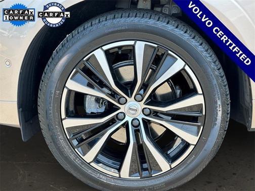 2023 Volvo XC60 B5 Plus Dark Theme