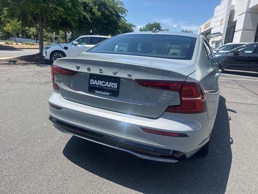 Vapour Grey Metallic 2025 Volvo S60 B5 Plus