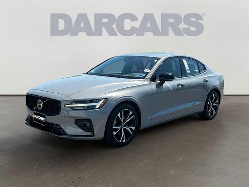 Vapour Grey Metallic 2025 Volvo S60 B5 Core