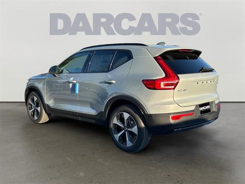 2026 Volvo XC40 B5 Plus