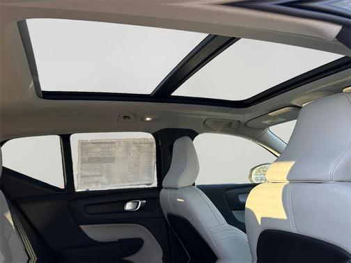 2026 Volvo XC40 B5 Plus