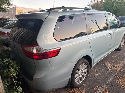 2017 Toyota Sienna XLE