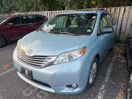 2017 Toyota Sienna XLE