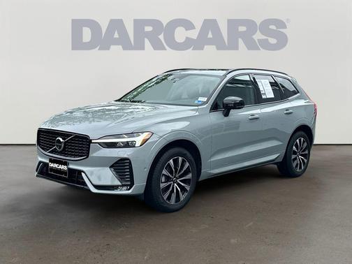 Vapour Grey Metallic 2025 Volvo XC60 B5 Plus