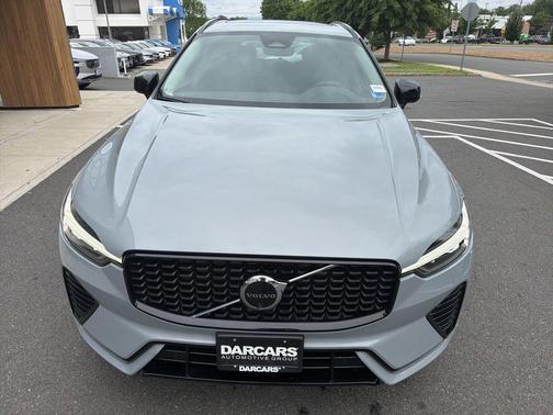 Vapour Grey Metallic 2025 Volvo XC60 B5 Plus