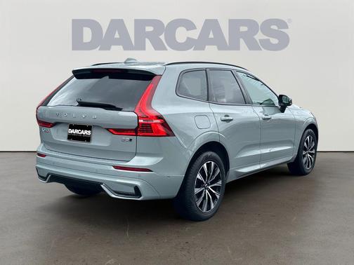 Vapour Grey Metallic 2025 Volvo XC60 B5 Plus