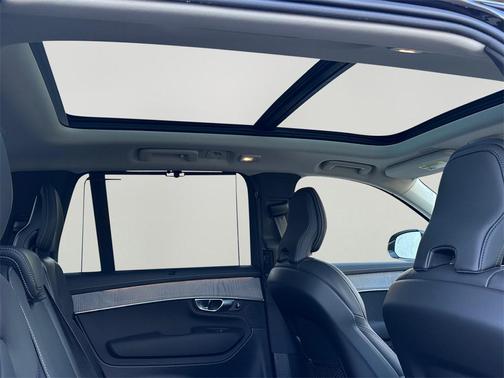 2026 Volvo XC90 B6 Ultra 7-Seater