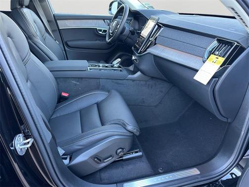 2026 Volvo XC90 B6 Ultra 7-Seater