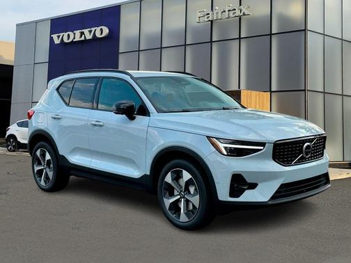 2026 Volvo XC40 B5 Plus