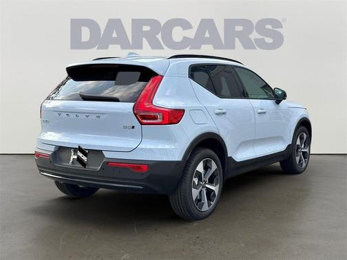 2026 Volvo XC40 B5 Plus