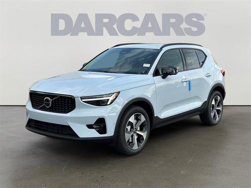 2026 Volvo XC40 B5 Plus
