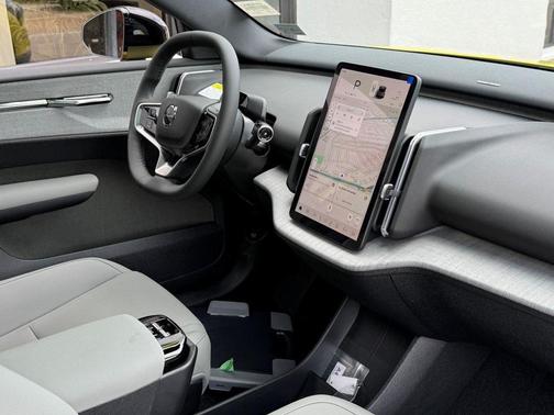 2025 Volvo EX30 Twin Motor Plus
