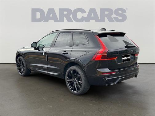 2026 Volvo XC60 B5 Ultra Black Edition