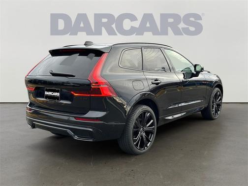 2026 Volvo XC60 B5 Ultra Black Edition