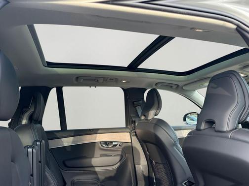 2026 Volvo XC90 B6 Ultra Dark Theme 6-Seater