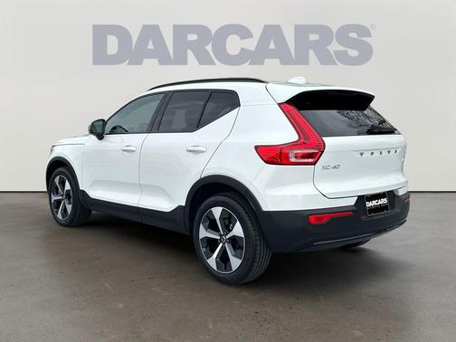 Crystal White Pearl 2025 Volvo XC40 B5 Plus Dark Theme