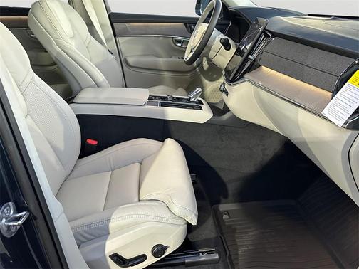 2026 Volvo XC90 Plug-In Hybrid Ultra Dark Theme, T8 AWD, Electric/Gasoline, 7 Seats