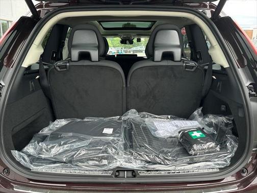 2025 Volvo XC90 Plug-In Hybrid T8 Plus 7-Seater