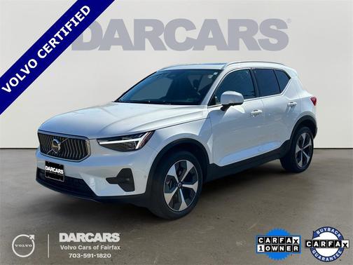 2025 Volvo XC40 B5 Plus Bright Theme