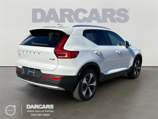 2025 Volvo XC40 B5 Plus Bright Theme