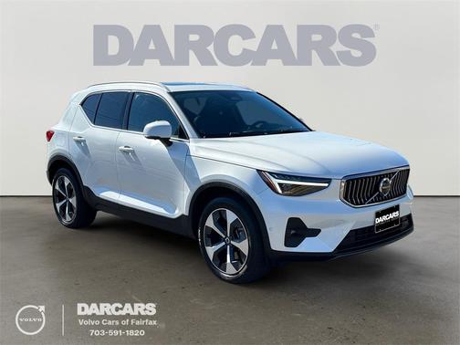 2025 Volvo XC40 B5 Plus Bright Theme