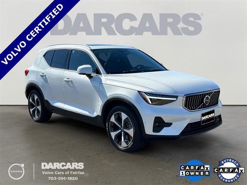 2025 Volvo XC40 B5 Plus Bright Theme