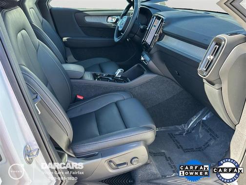 2025 Volvo XC40 B5 Plus Bright Theme