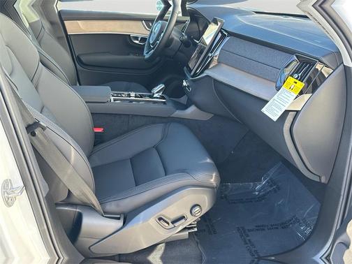 2025 Volvo XC90 Plug-In Hybrid T8 Plus 7-Seater