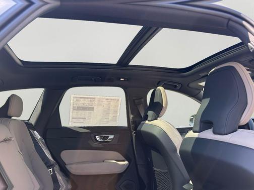 Crystal White Metallic 2026 Volvo XC60 B5 Core