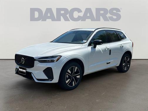 Crystal White Metallic 2026 Volvo XC60 B5 Core