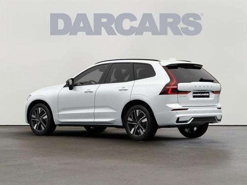 Crystal White Metallic 2026 Volvo XC60 B5 Core