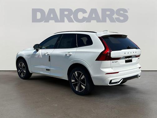 Crystal White Metallic 2026 Volvo XC60 B5 Core