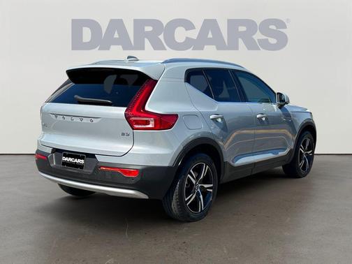 Vapour Gray Metallic 2025 Volvo XC40 B5 Core Bright Theme