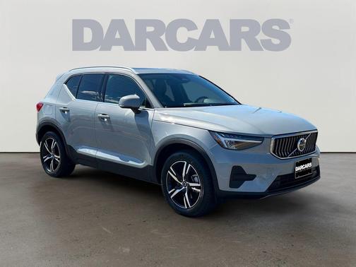 Vapour Gray Metallic 2025 Volvo XC40 B5 Core Bright Theme