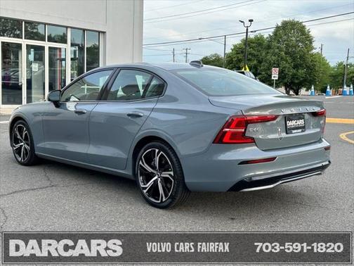2024 Volvo S60 B5 Core Dark Theme