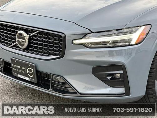 2024 Volvo S60 B5 Core Dark Theme
