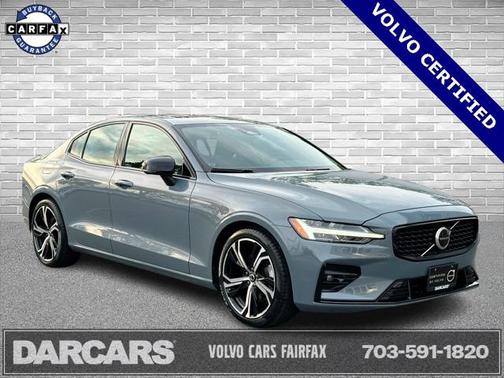 2024 Volvo S60 B5 Core Dark Theme