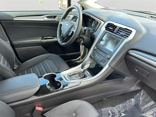 Oxford White 2016 Ford Fusion SE