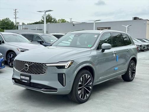 2025 Volvo XC90 Plug-In Hybrid T8 Plus 7-Seater