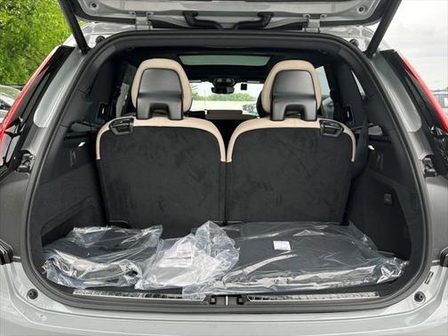 2025 Volvo XC90 Plug-In Hybrid T8 Plus 7-Seater