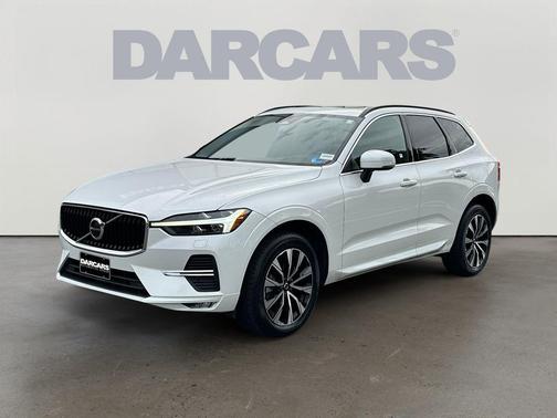 Crystal White Metallic 2023 Volvo XC60 B5 Core