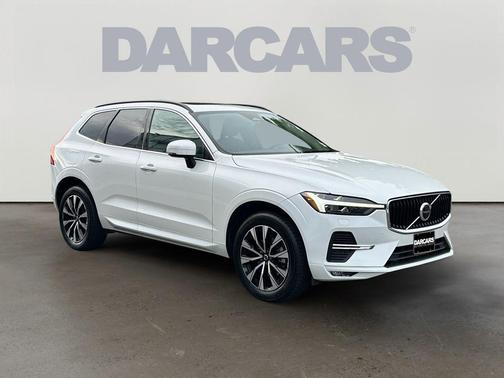 Crystal White Metallic 2023 Volvo XC60 B5 Core