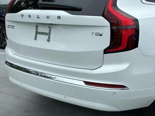 2025 Volvo XC90 Plug-In Hybrid T8 Plus 7-Seater