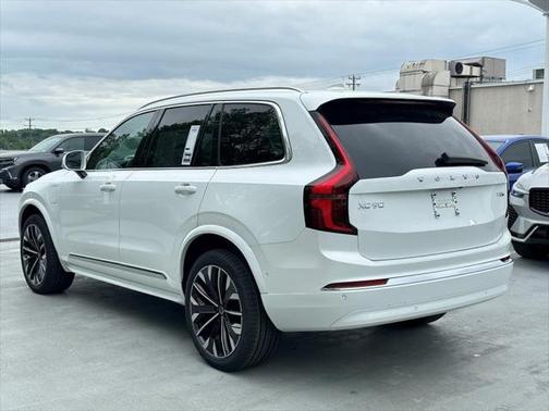 2025 Volvo XC90 Plug-In Hybrid T8 Plus 7-Seater
