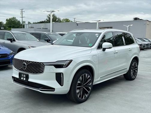 2025 Volvo XC90 Plug-In Hybrid T8 Plus 7-Seater
