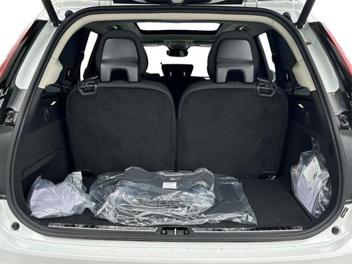 2025 Volvo XC90 Plug-In Hybrid T8 Plus 7-Seater